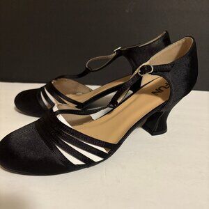 FUN 2.5 " Heeled Black Satin Dance Shoes Women's Size 11. NWOB